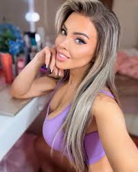 Today is your reminder to sparkle like you mean it ✨