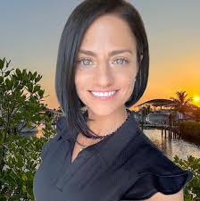 What are the best areas in Florida for a New Yorker to move to, considering  hurricane risks and traffic?