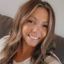 Carissa Mccarty's Instagram, Twitter & Facebook