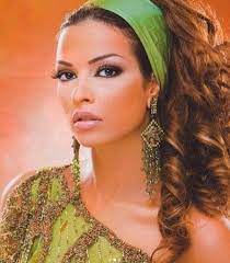 نادين نسيب نجيم فنانة لبنانية وملكة جمال لبنان عام 2004 تميزت بالجمال الطبيعي والجاذبية كما ولقبت بأجمل وجه في مسابقة ملكة جمال العالم 2004. Ù†Ø§Ø¯ÙŠÙ† Ù†Ø¬ÙŠÙ… Ø¨Ù…Ù„Ø§Ø¨Ø³ Ø§Ù„Ø¨Ø­Ø± Ù…Ù† Ù…Ø³Ø§Ø¨Ù‚Ø© Ù…Ù„ÙƒØ© Ø¬Ù…Ø§Ù„ Ø§Ù„ÙƒÙˆÙ† Ù†ÙˆØ§Ø¹Ù…