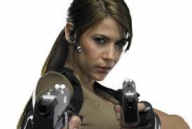 Lara Weller's Instagram, Twitter & Facebook