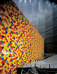 Christo And Jeanne Claude The Wall 1998 13 000 Oil Barrels Gasometer Oberhausen Germany 1998 1999 Christo And Jeanne Claude Jeanne Claude Oil Barrel