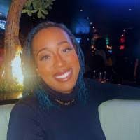 Ursula Davis's Instagram, Twitter & Facebook