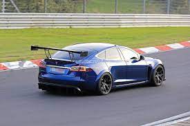 Tesla claimed that the model s plaid has broken the porsche taycan's record lap time, however, this wasn't validated by the ring officials. Tesla Model S Plaid Prototype Now Attacking The Nurburgring With Giant Rear Wing Autoevolution
