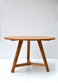 Handmade Round Oak Dining Table By Makers Oaktable Round Table Makers Tisch Projekte