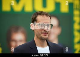 Potsdam, Germany. 27th June, 2024. Alexandra Pichl (r) and Hanna Große  Holtrup (l), state chairwomen of the Brandenburg Greens, as well as Antje  Töpfer (2nd from left) and Benjamin Raschke (2nd from