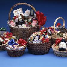 Gift baskets are one of those universal gift ideas that you can make for close family and friends, for teachers and neighbors, and for people you don't know so well either! Diabetes Friendly Food And Beverage Gift Basket Ideas