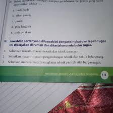 Di masa dinasti han tersebut, masyarakat menggiring bola kulit dengan menendangnya ke jaring kecil. Jelaskan Cara Menggoyahkan Pertahanan Lawan Dalam Pencak Silat Brainly Co Id