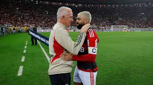 Feijão com arroz? Como fama que irritou Dorival no Flamengo causou defesa de Gabigol, hoje rival em Santos x Corinthians