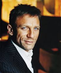 Introducing Opera News Lite With Images Daniel Craig Workout Daniel Craig Gorgeous Men