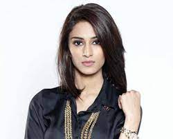 She was always inclined more towards the acting field and so left her studies to pursue modelling. Erica Fernandes Wiki Age Boyfriend Family Caste Biography More Wikibio