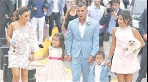 Carlos tevez net well worth: E O 001000 Pressreader