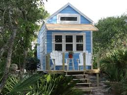 Little Beach Cottage On Wheels By Signatour Tiny Houses Tiny Beach House Tiny House Hunters Tiny Cottage