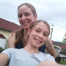 Amanda Heider's Instagram, Twitter & Facebook