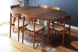 Mid century modern round kitchen table and chairs. Midcentury Modern Finds Dining Room Furniture Modern Midcentury Modern Dining Table Mid Century Modern Dining Room Furniture