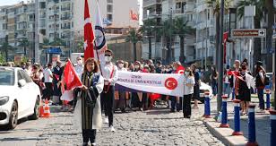 Izmir demokrasi üniversitesi eğitim fakültesi. Izmir Demokrasi Universitesi Nden Demokrasi Yuruyusu Ege Telgraf