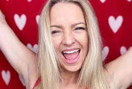 A do tego ma u swojego boku bardzo przystojnego męża i słodką jak cukiereczek córeczkę. Basia Kurdej Szatan Bez Makijazu Fani Nie Wytrzymali Super Express Wiadomosci Polityka Sport