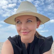 Should you do a half double or stacked in the last stitch?