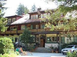 Situated in wald im pinzgau, this resort is within 6 mi (10 km) of wondrous worlds of water, krimmler waterfalls, and krimml waterfalls. Jagdschloss Graf Recke Hotel Reviews Wald Im Pinzgau Austria Tripadvisor