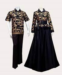 Desain batik yang elegan dan modis memang merupakan sebuah trend berbusana yang saat ini sedang banyak di cari. 45 Model Baju Batik Couple Keluarga Modern Terbaru 2020