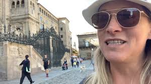 Pilgrims arriving at Camino Francés, happy and excited