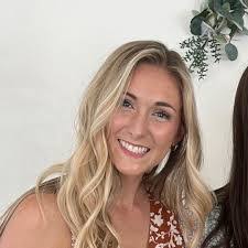 Caitlin Lewis's Instagram, Twitter & Facebook