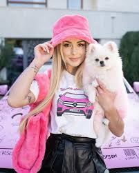 Nie ma takiego kanału 19. Polubienia 133 4 Tys Komentarze 571 Weronika Sowa Wersow Na Instagramie Legalna Blondynka Haha Widz Winter Hats Graphic Sweatshirt Sweatshirts
