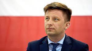 Szef kancelarii premiera michał dworczyk w tvn24 przyznał, że problemy z zaopatrzeniem w. Dworczyk Zeby Zwrocic Premie Musialem Wziac Kredyt I Sprzedac Samochod Tvp Info
