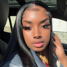 The girls are fighting