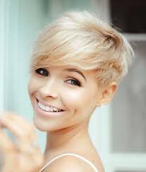 If it feels like everyone in hollywood has chopped off and bleached their hair—well, you're. Best Pixie Cuts For Blonde Hair Short Haircut Com