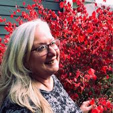 At first glance these pictures may look similar or even just a different  angle of the same landmark, the welcome sign at Baxter International's  world headquarters in Deerfield IL. But in fact