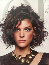 Sensational Celebrity Look Chic Short Curly Hairstyles For Women Haare Hair Hairstyles Bart Beard Out Orta Uzunlukta Sac Stilleri Orta Sac Kadin Kisa Sac