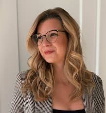 Alexandra Ullrich's Instagram, Twitter & Facebook