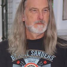 e Riley Casey (@eRileyKc@thepit.social)