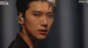 strxberri. — 𝐬𝐮𝐩𝐞𝐫 𝐦 𝐫𝐞𝐚𝐜𝐭𝐢𝐨𝐧