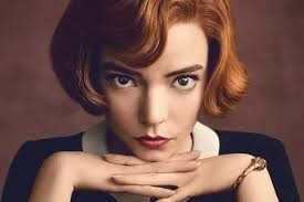 The Queen's Gambit star Anya Taylor-Joy just showed off her real hair and  she looks like a completely different person