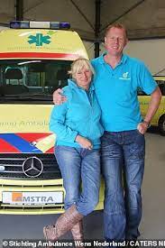 Dat heeft het bestuur van de stichting bekendgemaakt. Retired Dutch Paramedic Helps 14 000 Terminally Ill Patients Fulfil Their Dying Wishes Express Digest
