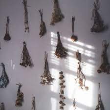 I'll tell you exactly how to diy giant flowers or where to buy them cheap! Diy Ombre Dried Flower Wall Juliette Laura