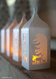 Lanterns are a home decor staple that you should be sure to include in your home decor capsule. 65 Amazing Christmas Lanterns For Indoors And Outdoors Digsdigs