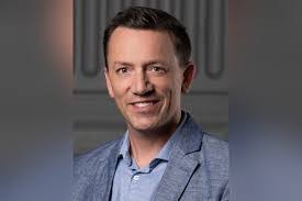 Gavin Ramm's Instagram, Twitter & Facebook