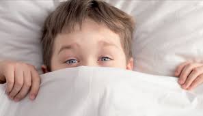 The signs and symptoms include a sore throat, fever, headaches, swollen lymph nodes, and a characteristic rash. Scarlattina La Pediatra Colpisce Bimbi Tra 5 E 15 Anni