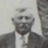 Andrew Schaub's Instagram, Twitter & Facebook