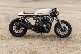 Café racers were standard production bikes that were modified by their owners and optimized for speed and handling for quick rides over short distances. Uni Hocker Cafe Racer V 9 Honda Cb 750 Seven Fifty Uni Motoforza