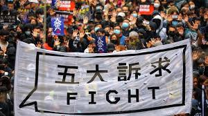 Resultado de imagen para personas salen a las calles en hong kong