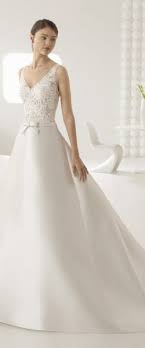Jun 12, 2021 · das wohnzimmer von yvette und corey benötigt dringend einen neuen anstrich. 19 Happy Brautmoden Ideen Brautmode Hochzeitskleid Brautkleid