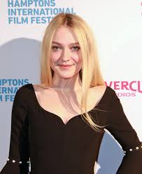 Fanning's breakthrough performance was lucy in i am sam in 2001. A Week In Her Style Dakota Fanning College Fashion