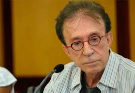 Moacir de oliveira franco, mais conhecido como moacyr franco, (ituiutaba, 5 de outubro de 1936), é um ator, cantor, compositor, autor, apresentador de tv e político brasileiro, filiado ao cidadania. Moacyr Franco Sobre Carlos Alberto Muito Importante O Fuxico