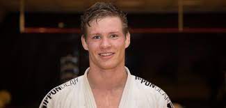 He was born in mortsel which is a municipality located very close to antwerp. Matthias Casse Nummer 1 Van De Wereld Focus On Belgium