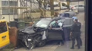 A3212 london northbound severe accident, from parliament square to king charles street. Met Police Officers Investigated Over Streatham Attack Crash Bbc News