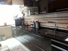 Yeşil mutfaklarda farklı bir görüntü elde edebilmenizi sağlıyor. Siyah Mutfak Dolaplari 2020